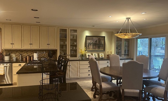 Horseshoe Bay House | Prime Eclipse location