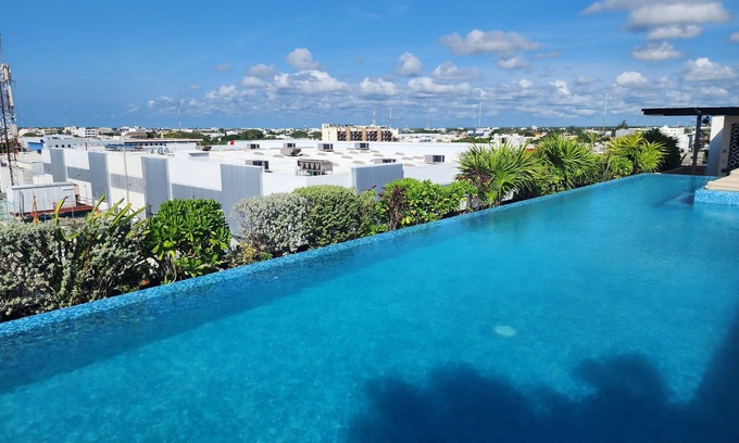 12th Street Apartment | PRIME LOCATION 1 BR APT Downtown Playa del Carmen w/PARKING/Pool/GYM