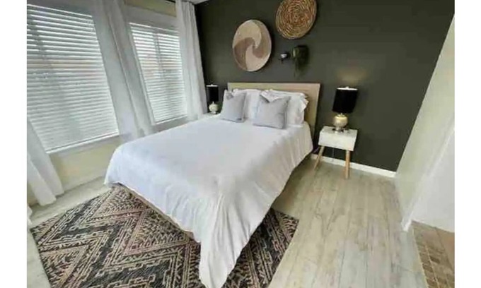 Riviera Isles Apartment | Prime Location! 5min to the Beach/Cruises
