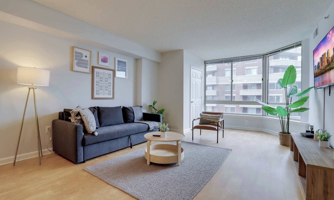 Ballston Apartment | Prime Location Apt Near Ballston