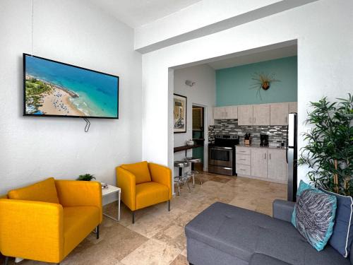 Santurce Apartment | Prime Location at Condado Beach 3br 2 ba - Apt 1