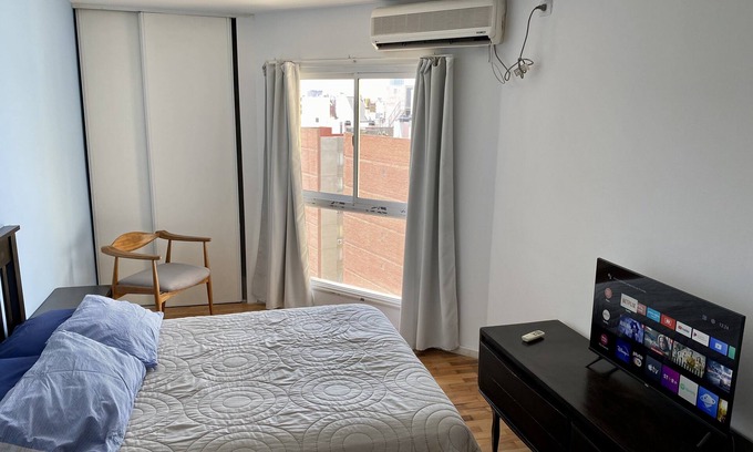 Cordoba Apartment | Prime Location for Nomads: Bright Oasis near Patio Olmos!