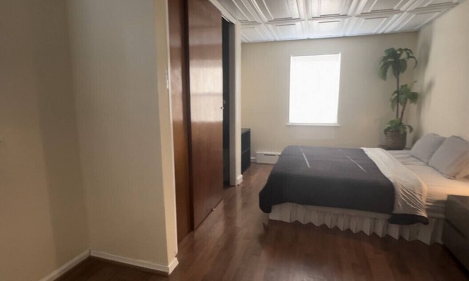 Girard Estates Apartment | Prime Location: Friendly Block, Walkable, Smart TV