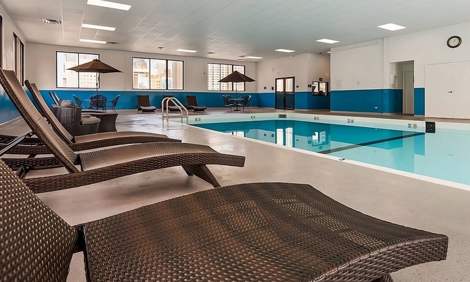 Downtown Chicago Hotel | Prime Location! Indoor Pool, Near Millennium Park, Shedd Aquarium, Willis Tower