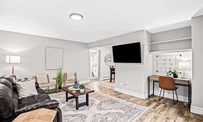 Mount Clemens Apartment | Prime Location! King Bed near Mt. Clemens Downtown