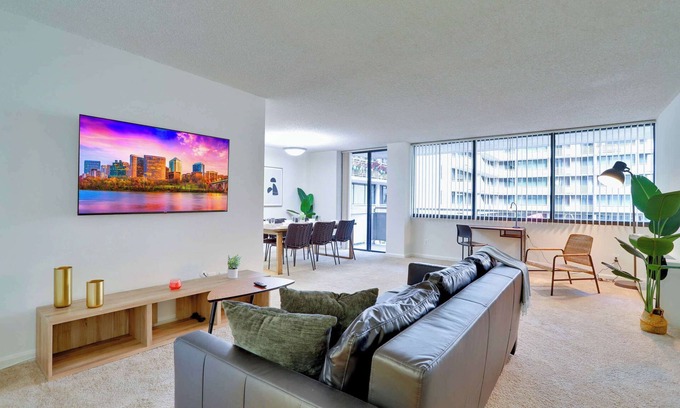 Crystal City Apartment | Prime Location, Metro & Close to Airport!