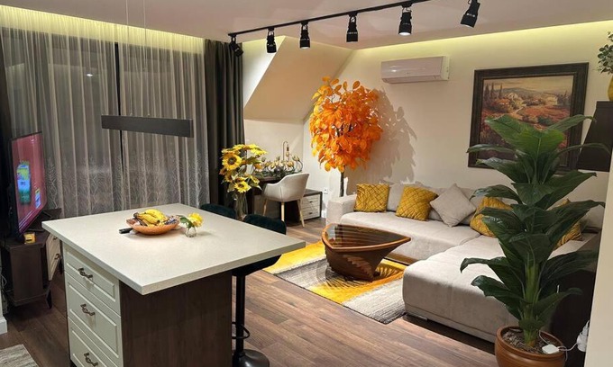 Varna City Centre Apartment | Prime Location! Outdoor Dining!