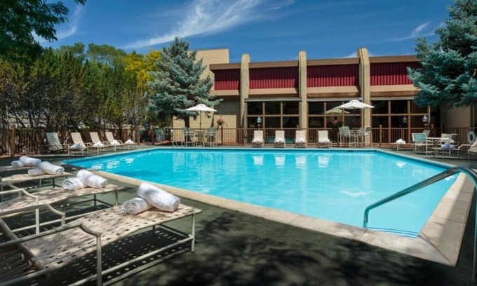 Elko House | Prime Location! Outdoor Pool, Parking, Pets Allowed, Near Ruby View Golf Course!