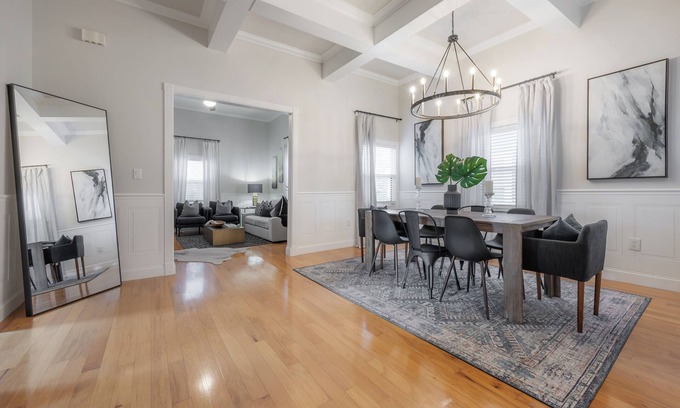 Tampa Heights House | Prime Location: Steps to Armature Works & Riverwalk - Stylish Bungalow