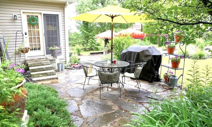 Massillon House | Prime location