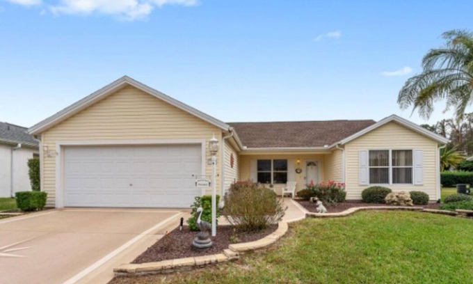 Santiago House | Prime Location with Access