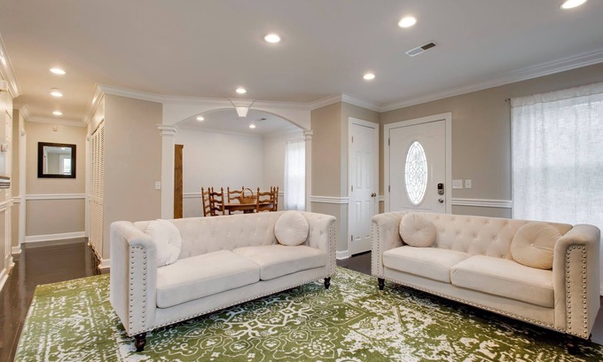 Sylvan Heights House | Prime & Lovely 6BR Home with Jacuzzi! W/D!