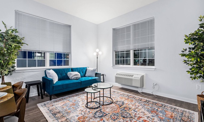Hackensack River Waterfront Apartment | Prime Oasis: 2 Bedroom Gym, Laundry ONLY 20 Minutes to NYC!