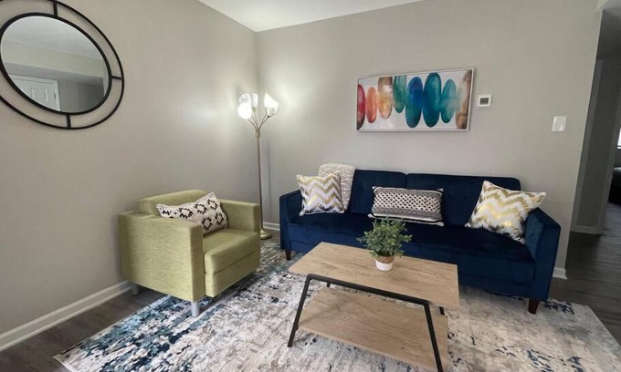 Durham Apartment | * Prime Place * Pet Friendly * King Bed *