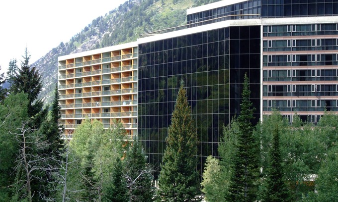 Salt Lake Mountain Resorts Resort | Prime Ski Week at Snowbird's Cliff Club Sleeps 10 in 2 bedrooms.