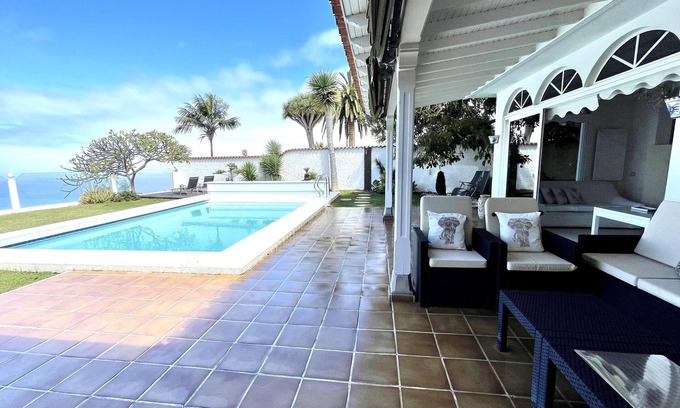 Las Cuevas House | Prime Villa Feier