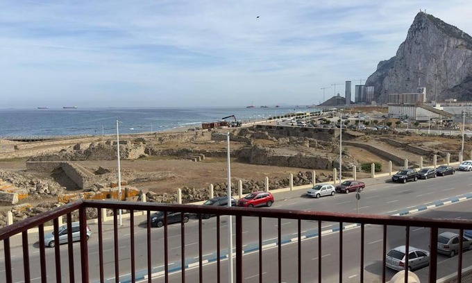 La Linea de la Concepcion Apartment | Primera línea de playa y Gibraltar a 5 minutos