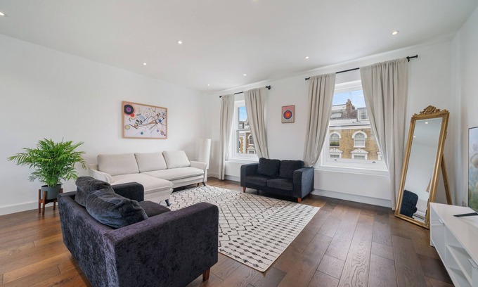 Primrose Hill House | Primrose 3BR/3BA Townhouse in Central London