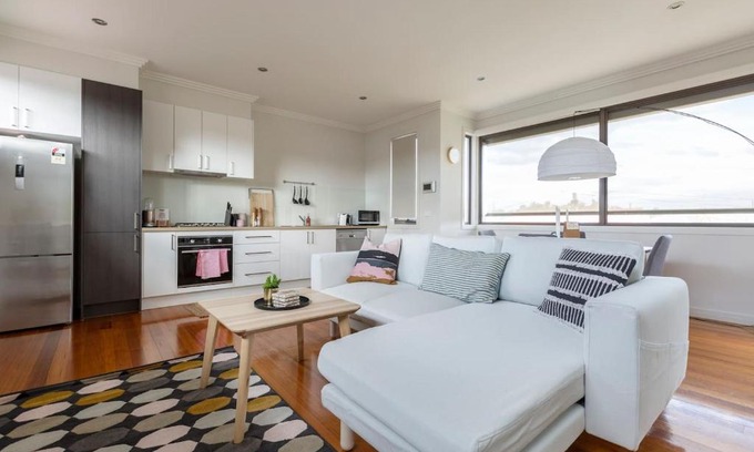 Brunswick East House | Primrose - Chic Mid-Century Style in Brunswick