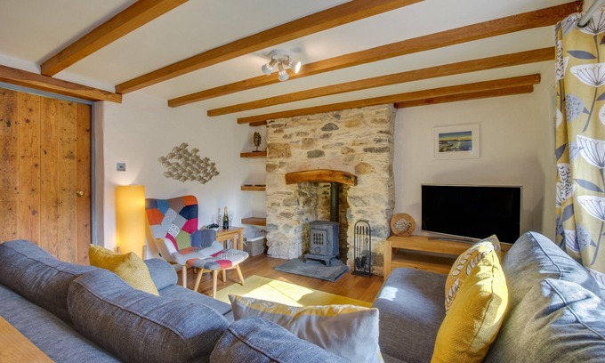 Talskiddy House | Primrose Cottage - Two Bedroom House, Sleeps 4