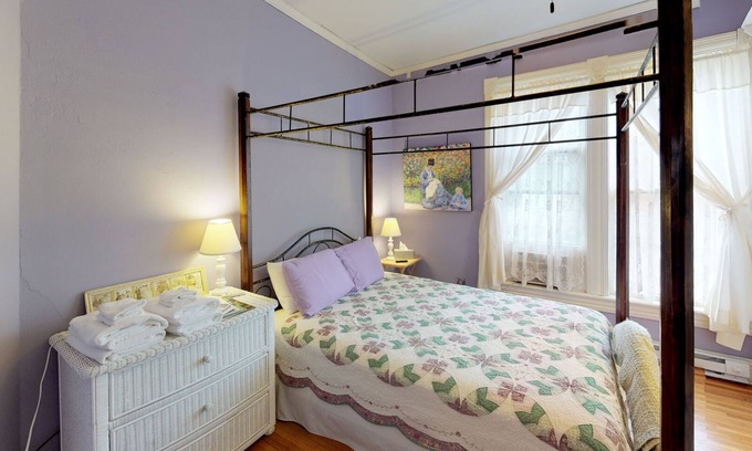 Nelsonville Bed & Breakfast | Primrose Path Bed and Breakfast Hocking Hills between Logan and Athens