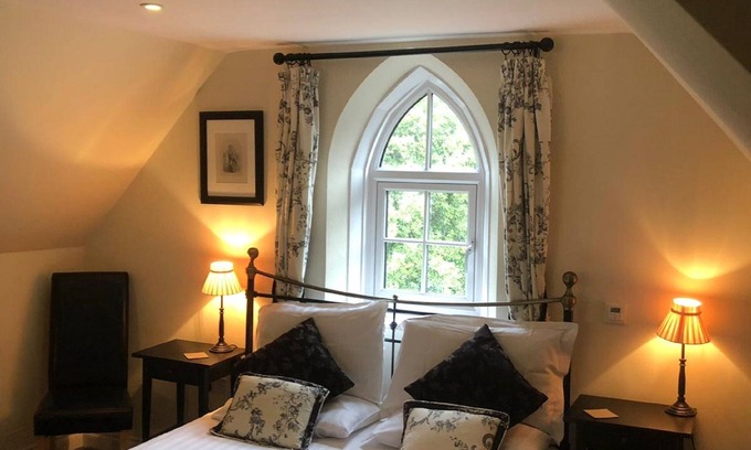 East Cowes Hotel | Prince of Wales