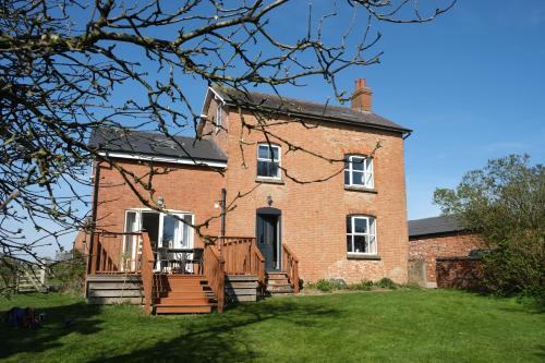 Kelmarsh House | Prince Rupert's cottage with garden