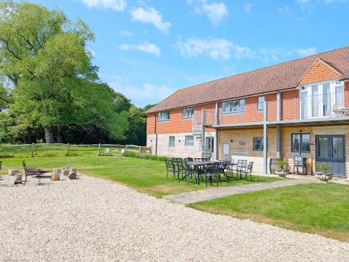Chichester House | Priory Coach House - Church Norton