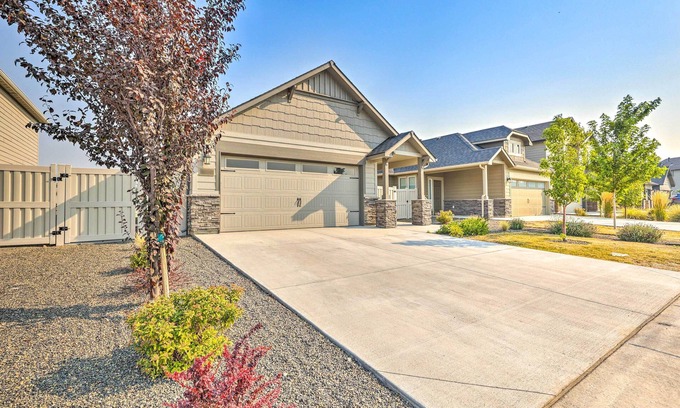 Southwest Ada County Alliance House | Prismatic Boise Retreat w/Fenced Backyard!