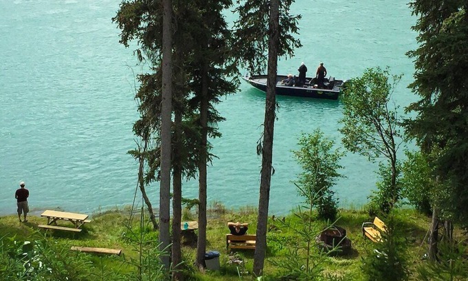 Sterling Apartment | Pristine Private Kenai River Front Property With An Eagle's Nest 360 Degree View