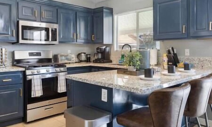 North Las Vegas House | ❤️Pristine Retreat - Chic 3 BR Home w Spa & Golf