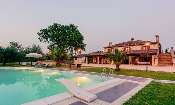 Campli Villa | Private Villa with hot tub, private pool, WIFI, sauna, TV, patio, panoramic view, close to Teramo
