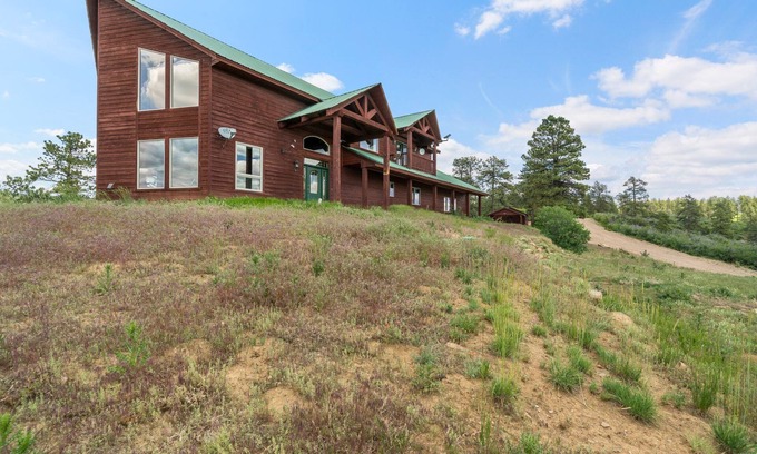Bayfield House | Privacy, 42 Private Acres, Big Views, A/C, Pet Friendly, 15 Min To Vallecito!