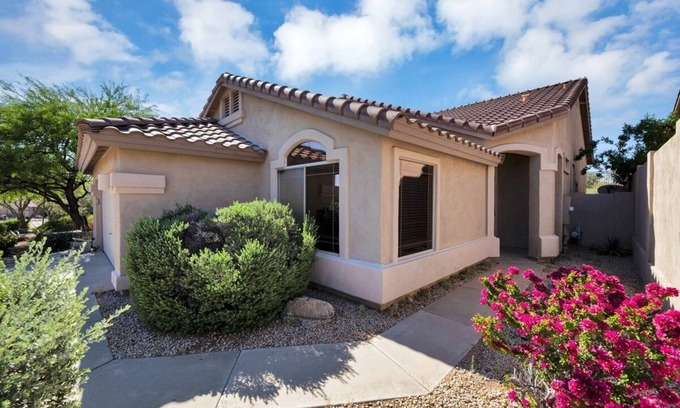 McDowell Mountain Apartments House | Privacy, Clean, Pickleball, Club House, Hiking, Mountains, Pet Friendly, Family Friendly