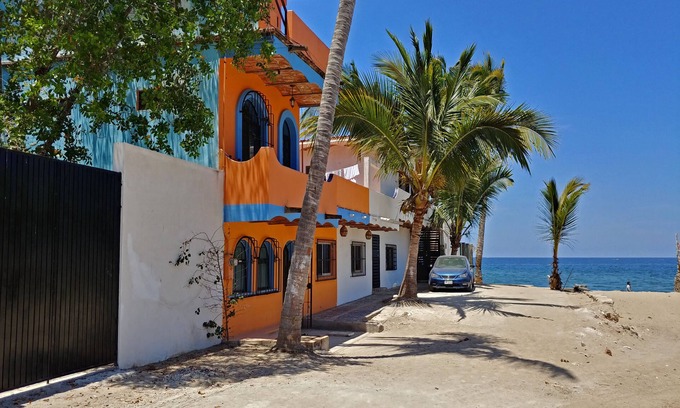 Lo de Marcos Apartment | Privacy with sea breezes and beach side views