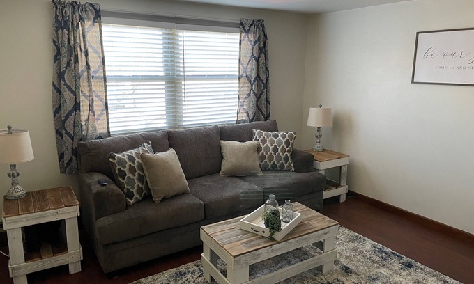North Tonawanda Apartment | Private 1-bedroom apartment centrally located between Buffalo & Niagara Falls