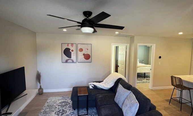 Covey House | Private 1 bedroom, 1 bathnIn-unit Washer-Dryer