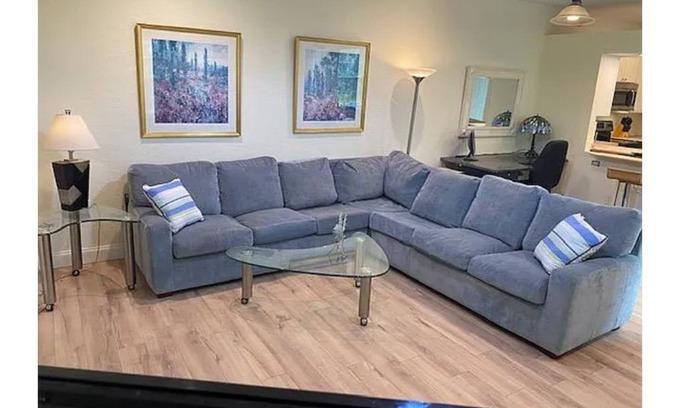 Vero Beach Condo | Private 1 story Condo Close to shopping
