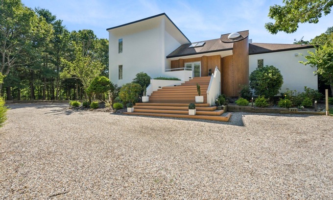 North Sea House | Private 2.1 acre gated home with heated pool and tennis & pickleball court