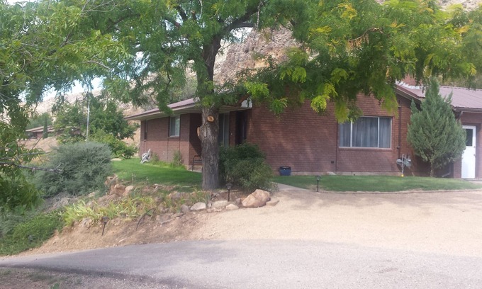 La Verkin House | Private 2 Bedroom/2 Bath Home, close to Zion National Park