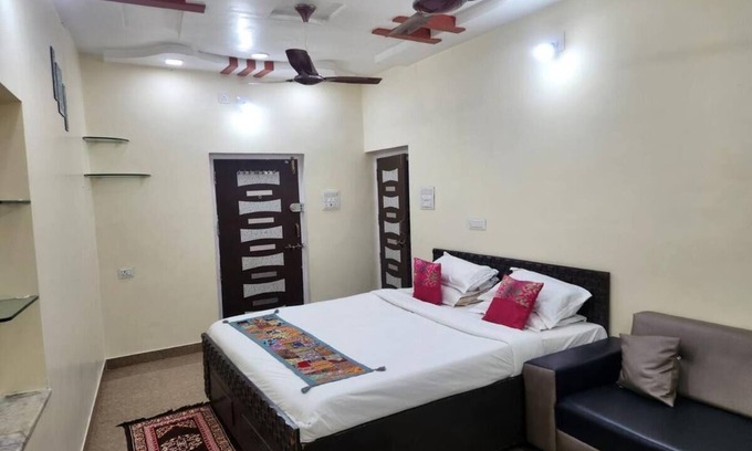 Abu Road Apartment | Private - 2 BHK Floor - Paddy's Luxurious Home Staynnnn
