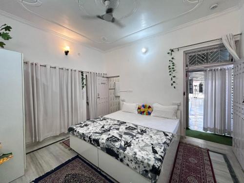 Indira Nagar House | Private 2-Room Suite in a Peaceful Bungalow Retreat