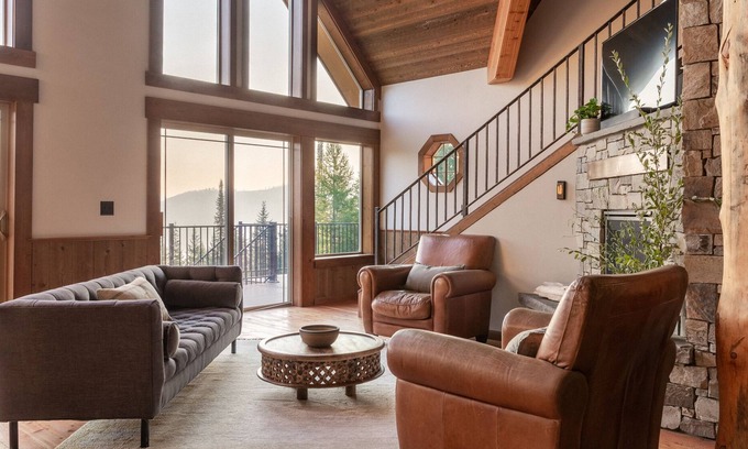 Marion House | Private 20 acre family retreat that sits right above the stunning Ashley Lake