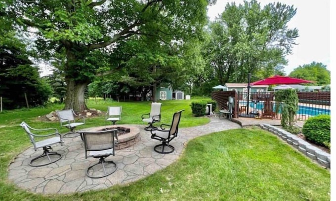 Oswego House | Private 2400 sq ft house. Hot Tub, Pool, Bar