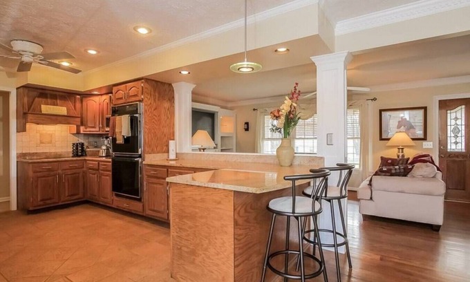 Millersville House | Private 3 Acre Home North Nashville with Hot Tub