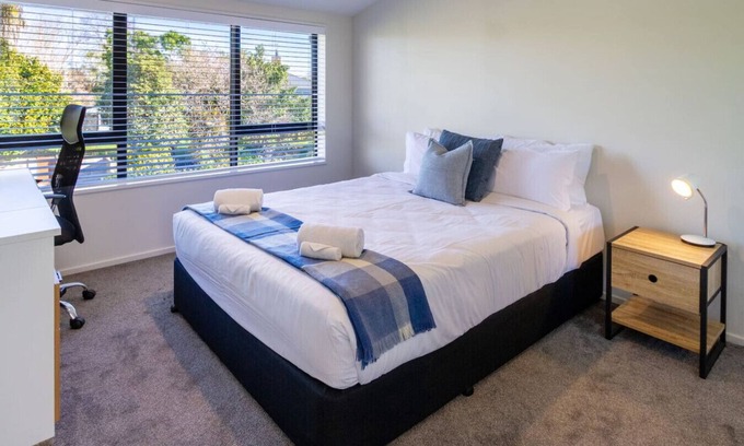 Saint Albans House | Private 3 Bedroom Home Perfect for large families