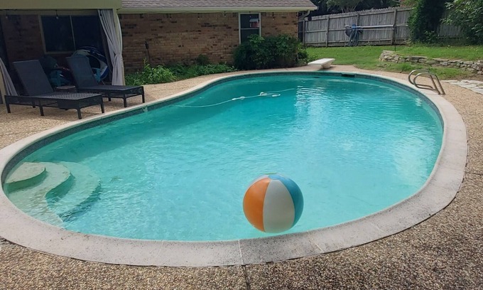 Cleburne House | Private 3 BR Unit + Pool - Connected Owner's Unit - Sleeps 8