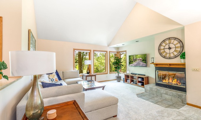 The Galena Territory House | Private 3BR/2BA Territory Home Nestled in the Trees