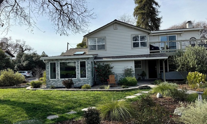 Concord House | Private 4-bedroom house on large creek with serene backyard
