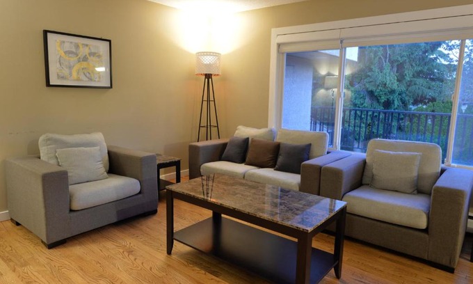 White Rock House | Private 4 bedrooms house with full kitchen & living room